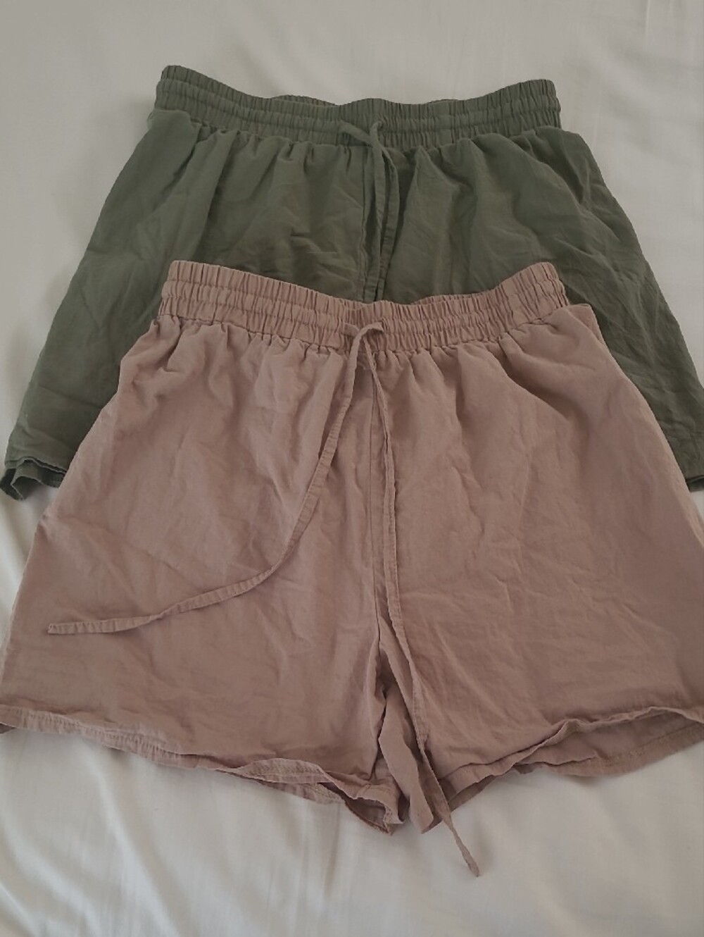 Women's Elastic Waist Lounge Shorts - Olive Green & Beige